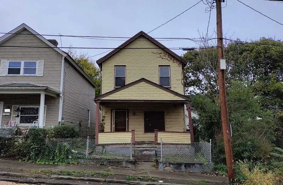 511 1st St photo 1