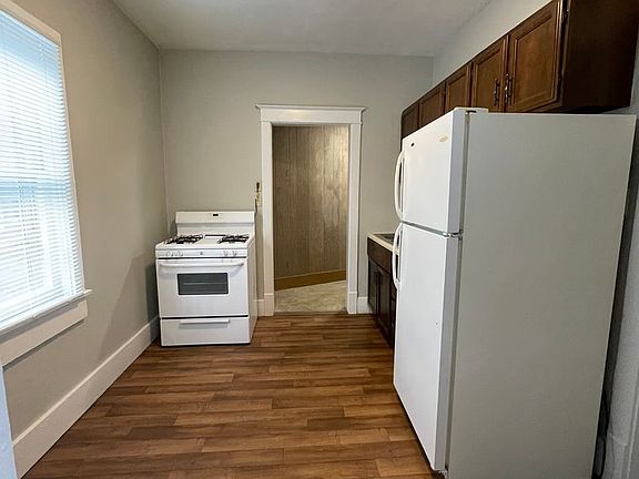 2nd image of 217-219 S 6th St #1