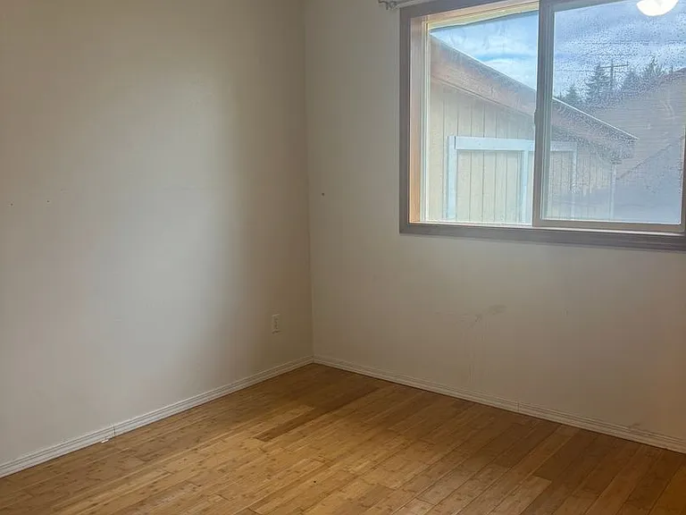 299 Wichman St S — Photo 11