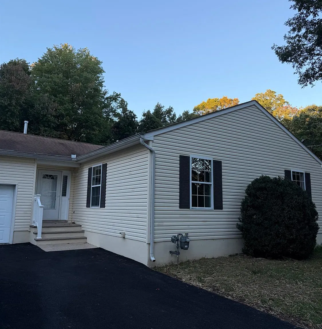 3 bed, 2.0 bath, 1240 sqft, $3,600 — Photo 1
