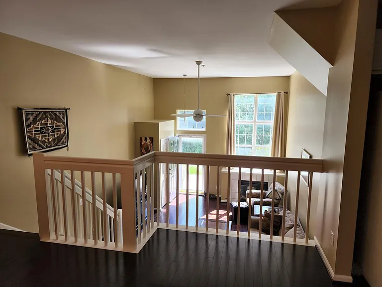 1869 Lindsay Ln — Photo 4