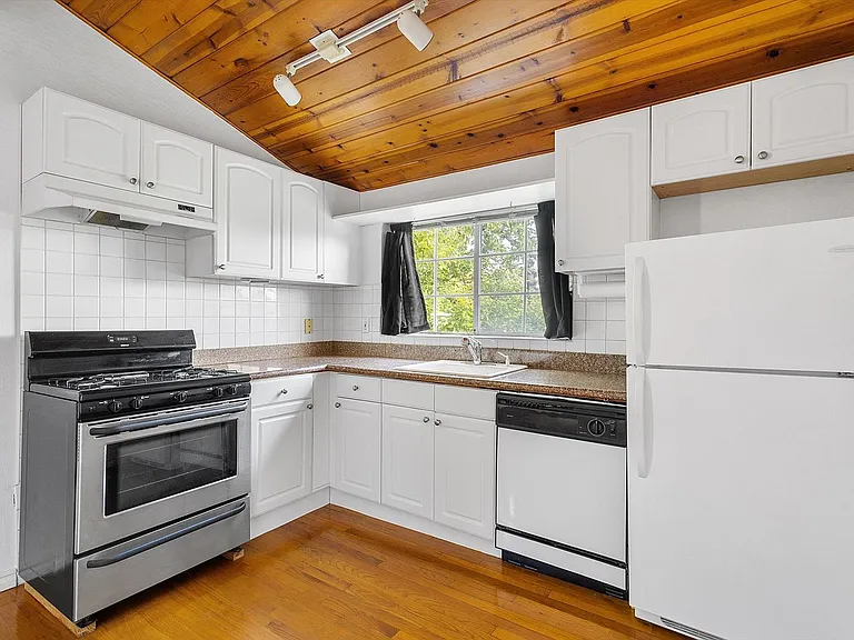 1219 Central Ave #C — Photo 7