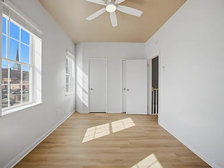 605 Dinwiddie St #B — Photo 16