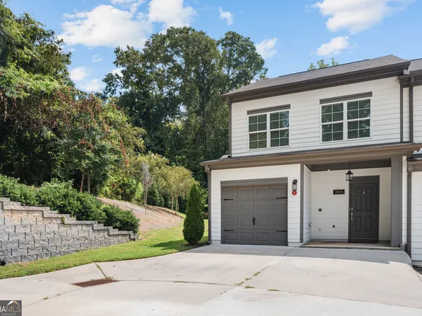 2893 Royal Heights Dr, Atlanta, GA 30318