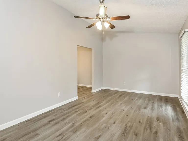 4067 Keheley Glen Dr — Photo 9