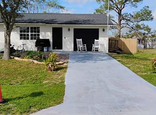 1562 SW Curry St, Port Saint Lucie, FL 34983