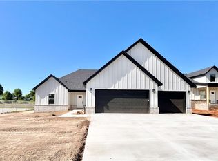 2221 Crane Ave, Pea Ridge, AR 72751