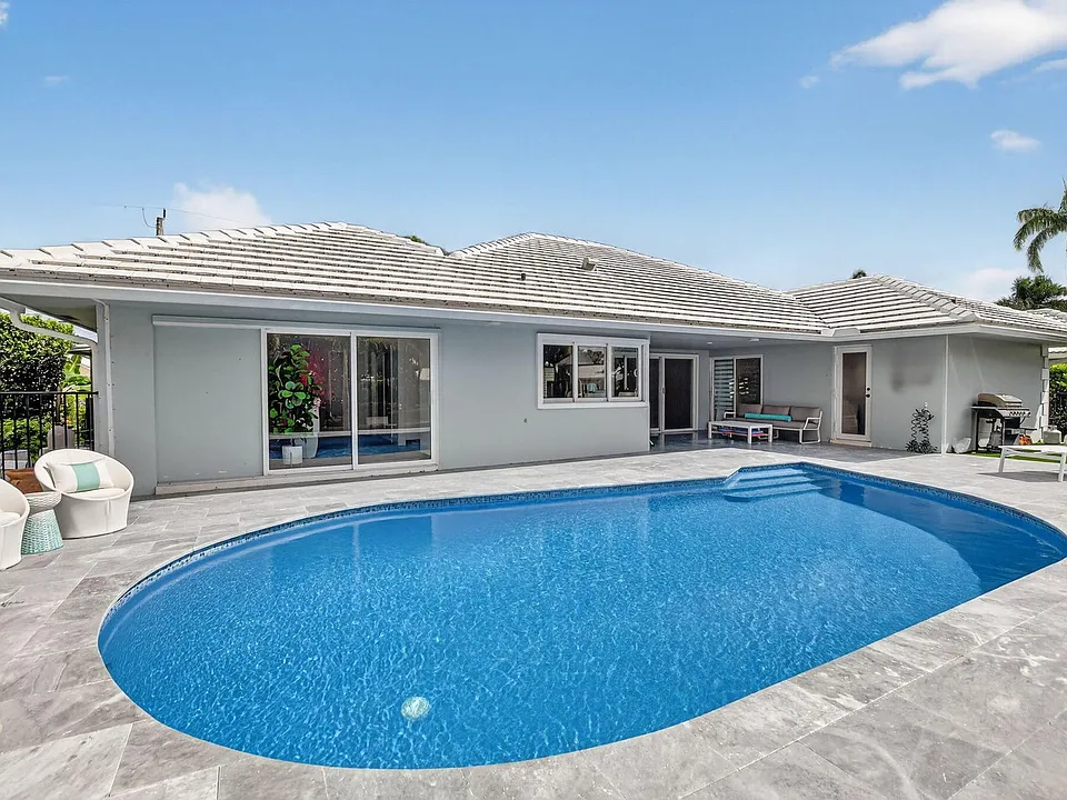 891 SW Hickory Ter