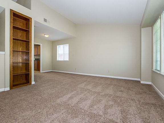 5th image of 9205 Adelante Ct