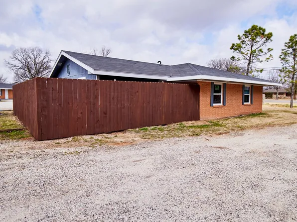 1504 Sherman Dr, Whitesboro, TX