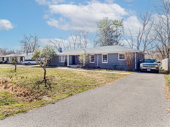 3rd image of 5107 Briarwood Dr #5105