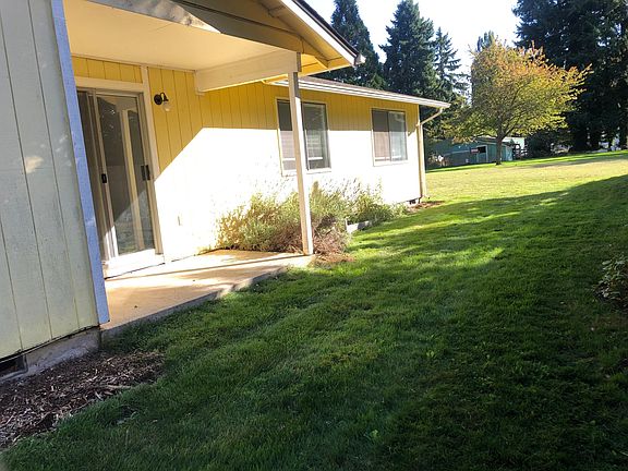5th image of 2831 8th Ave NE #B