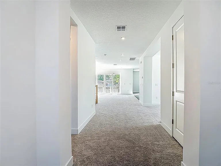 410 S West Shore Blvd — Photo 5