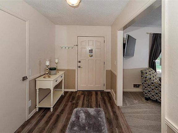 2nd image of 10320 W 93rd Ter