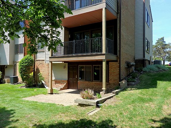 4th image of 4411 Laurel Club Cir APT 1