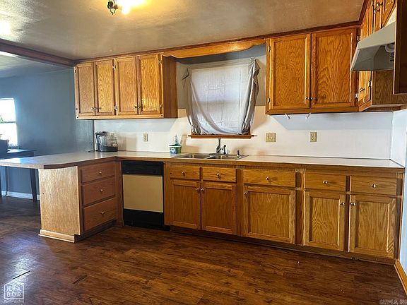 2nd image of 8 Locust St