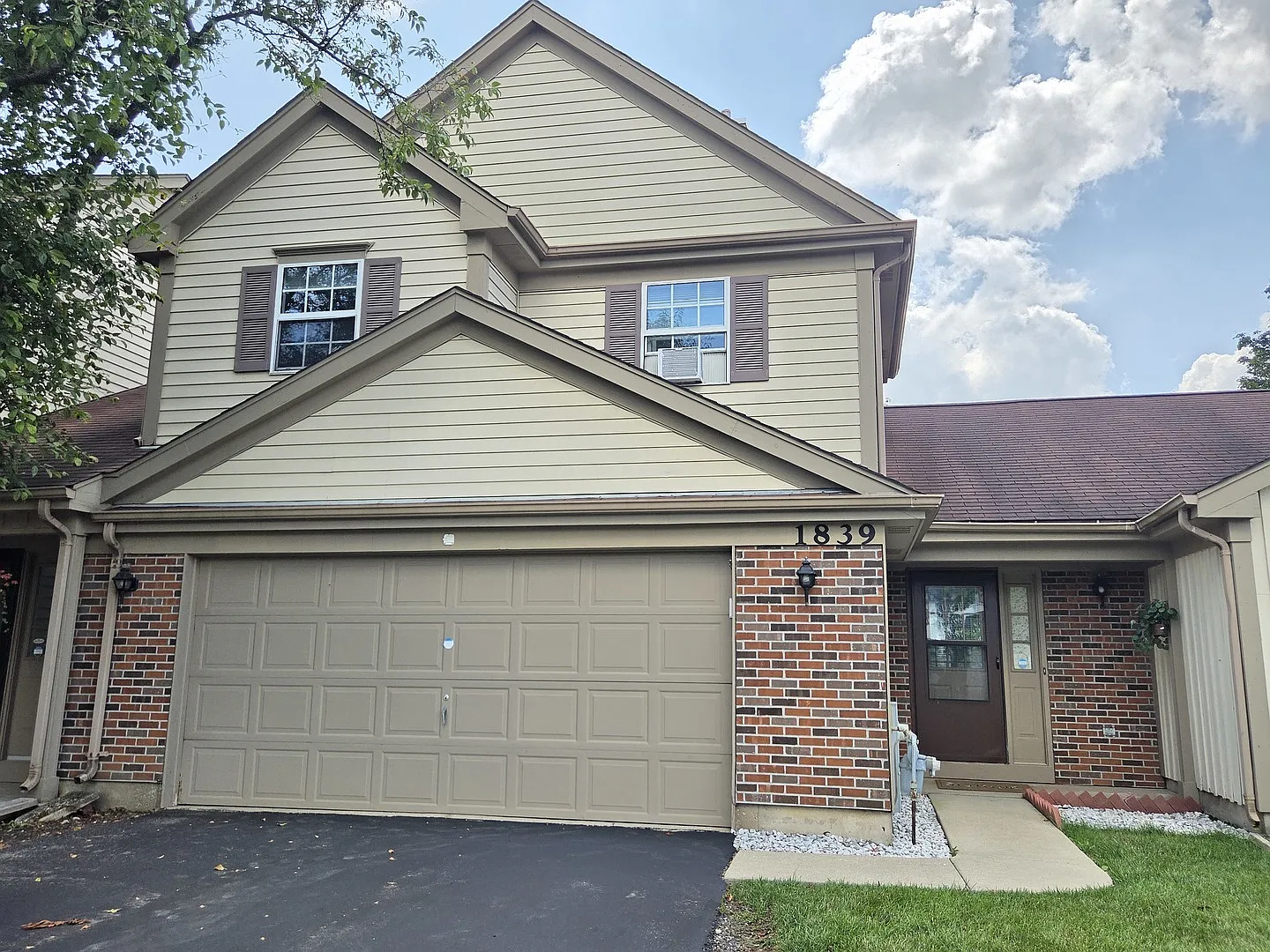 3 bed, 2.5 bath, $2,700 — Photo 2