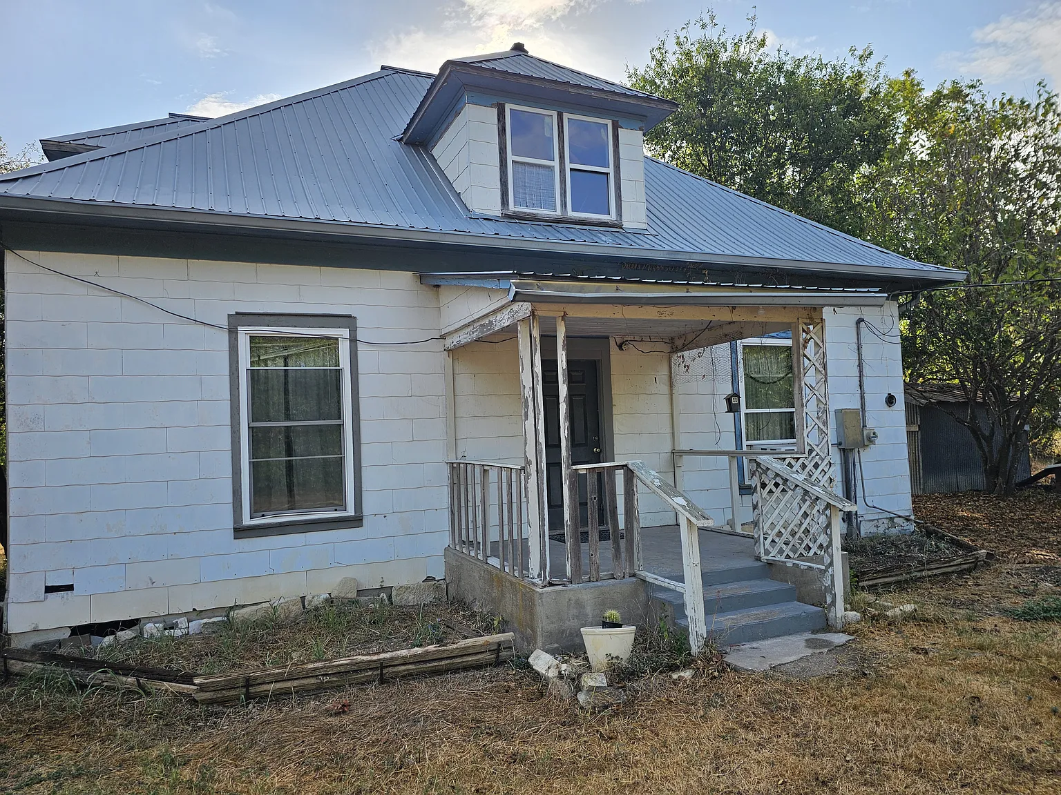 2 bed, 1556 sqft, $1,300 — Photo 1