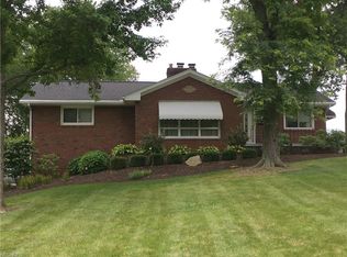 153 Oak Knoll Dr, Hubbard, OH
