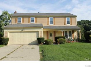 34650 Bunker Hill Dr, Farmington Hills, MI