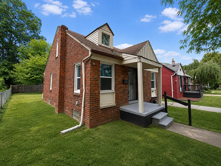 11491 Balfour Rd — Photo 2