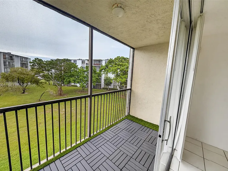8750 N Sherman Cir #305 — Photo 59