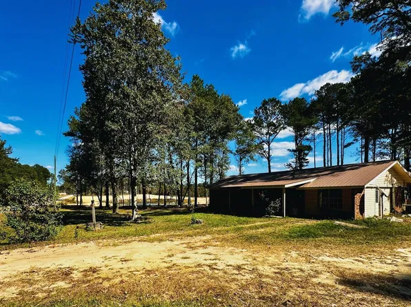 3162 Piave Plaza Rd, Richton, MS 39476