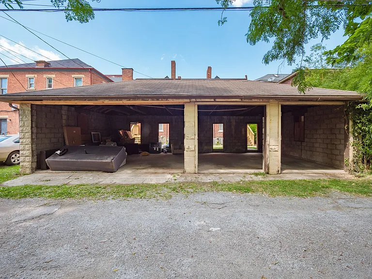 605 Oak St — Photo 42