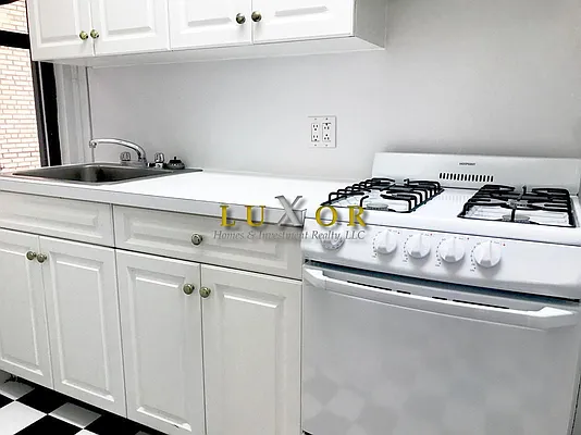 Rented by Luxor Homes & Investment Realty | media 26