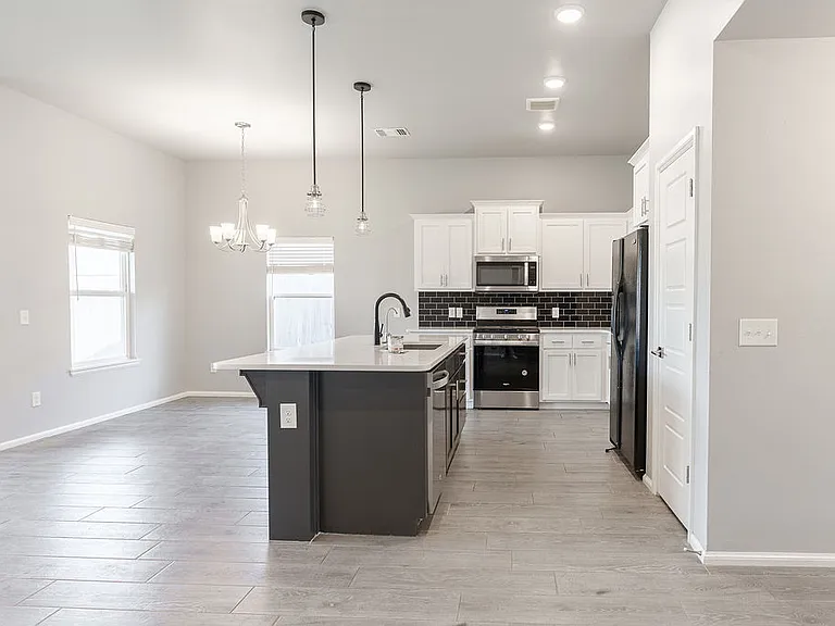 401 Nest Dr — Photo 9