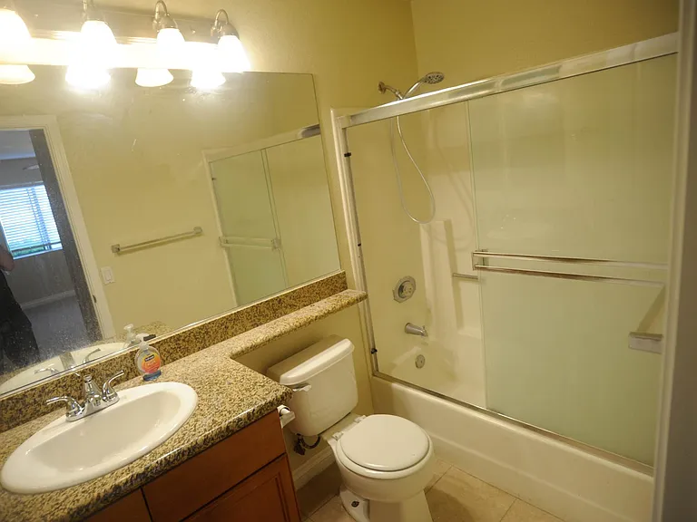 Private guest bedroom bathroom