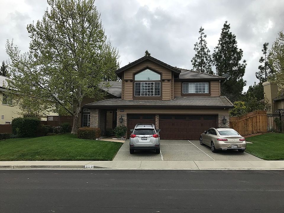 1st image of 590 Canyon Oak Dr