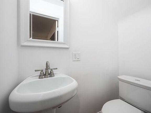 5th image of 22228 Edmore Ave