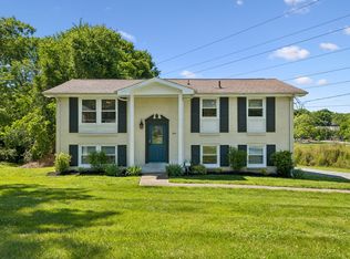 632 Larchwood Dr, Nashville, TN 37214