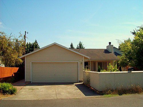 1st image of 2613 Neals Ln