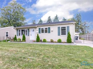 1340 Chantilly Dr, Maumee, OH 43537