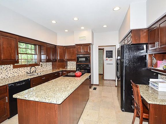 3rd image of 16227 Herriman Blvd