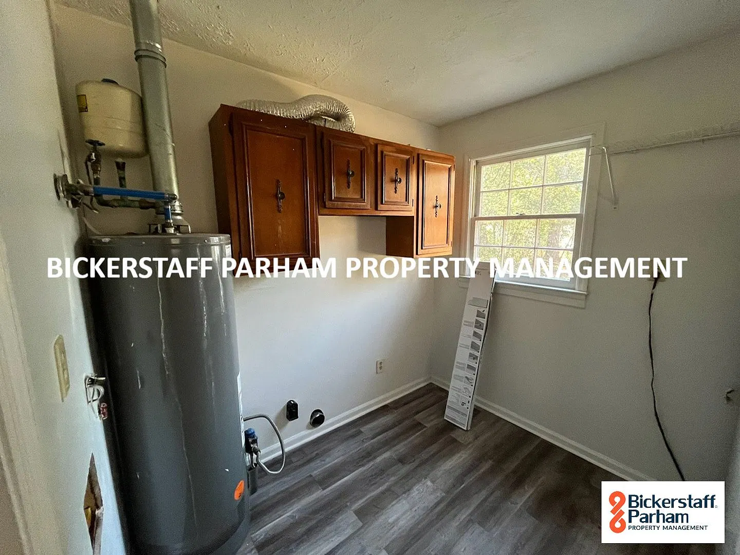 Comfort Meets Convenience 2-Bedroom Columbus Home with Fenced Yard, Carport & Extra Storage — Photo 4