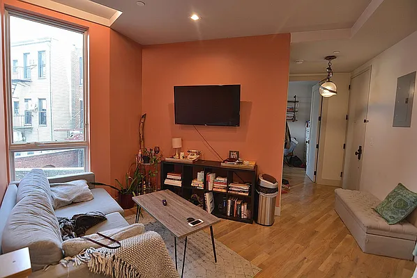 Rented by Hagstrom Management Inc | media 6