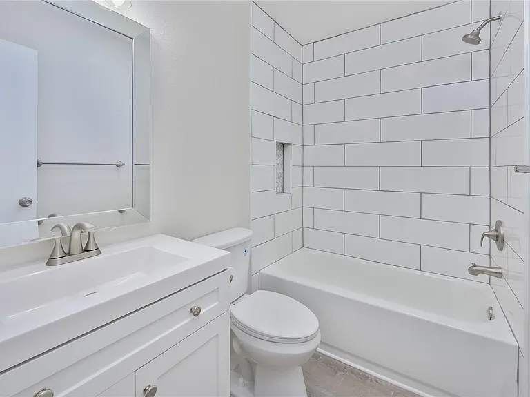 520 Cutty Trl #B — Photo 13