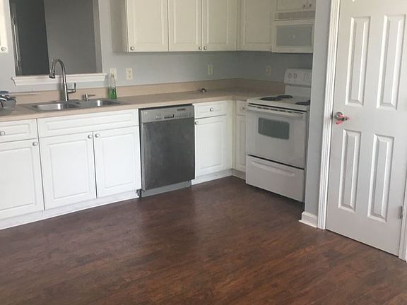 2nd image of 2120 Lebanon Pike APT 101
