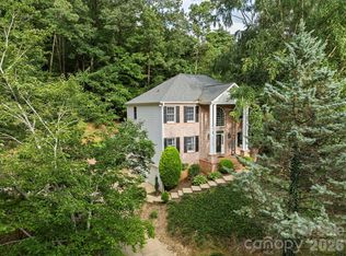 314 Sweetwater Hills Dr, Hendersonville, NC 28791