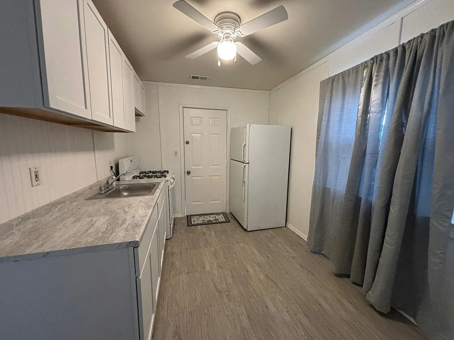 11291 Lozier Avenue — Photo 3