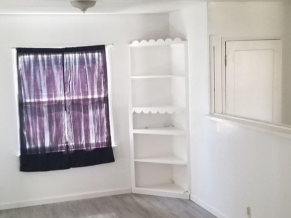 3rd image of 1801 Shirlee Ct