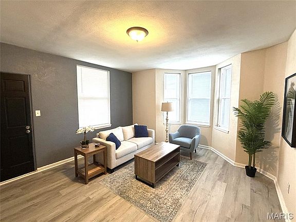 2nd image of 725 Lee Ave