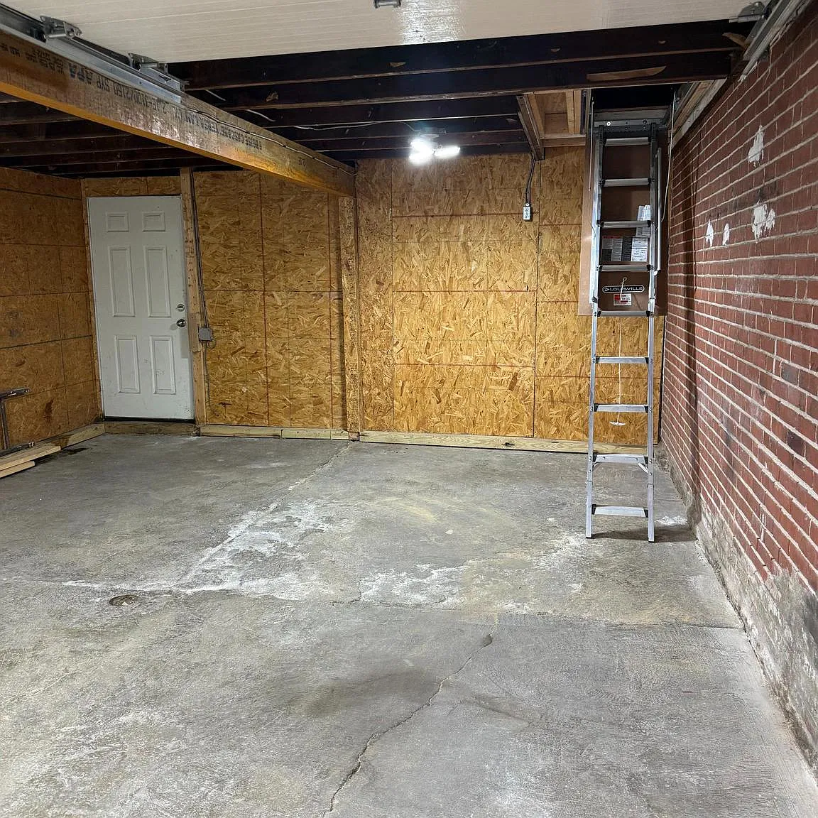 Studio, 1824 sqft, $350 — Photo 4
