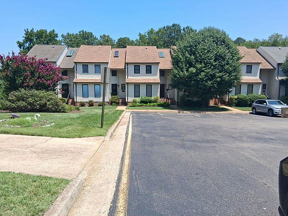 4th image of 320 Southern Ct
