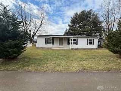 385 Grant St, Harveysburg, OH, 45032