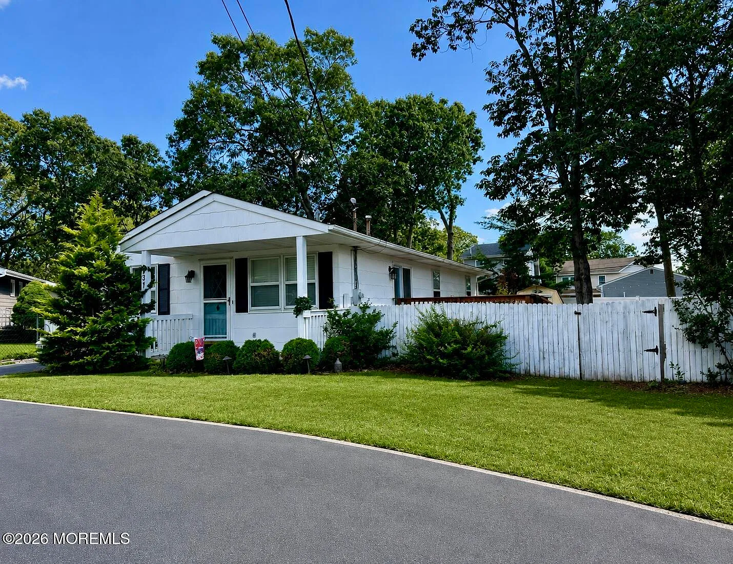 3 bed, 1080 sqft, $2,895 — Photo 2
