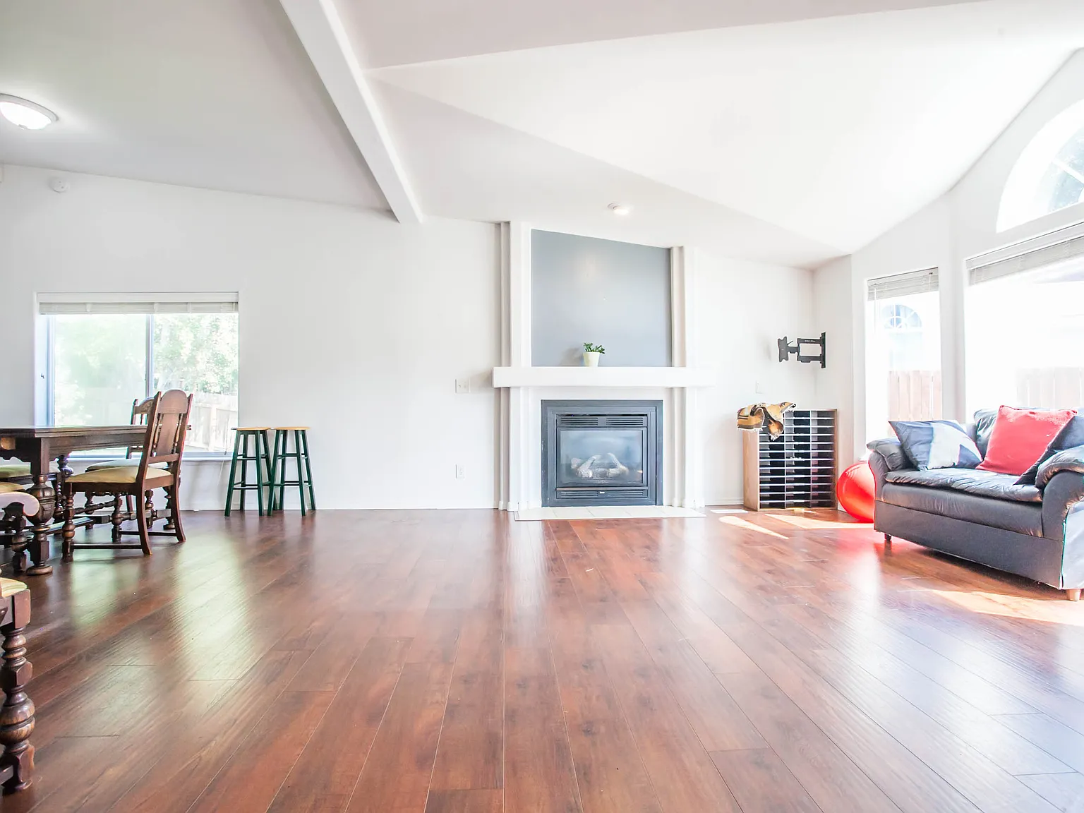 3 bed, 1730 sqft, $2,750 — Photo 3